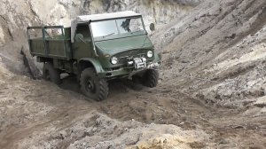 Unimog 1961 года. На что способен на бездорожье.