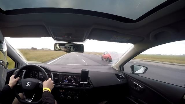 Seat Leon FR 1.8 TSI 180 vs Mitsubishi Colt CZT @200 смотреть онлайн