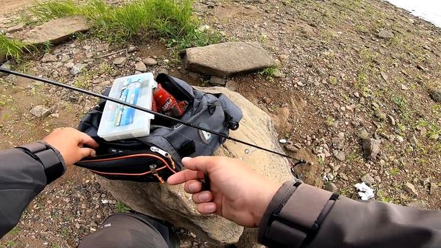 ЭТИ ОКУНИ ЖРУТ ВСЕ. Микроджиг на реке. Ловля в камнях. смотреть онлайн