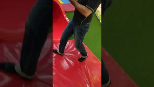 День Рождения в Джоки-Джоя ТК Монпасье СПб смотреть онлайн