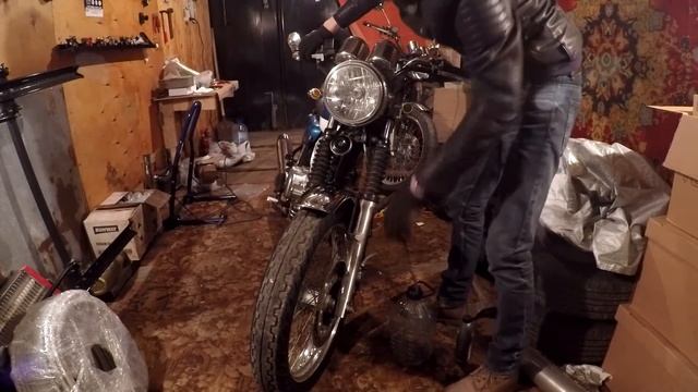 Армированная трубка. Прокачка тормозов на мотоцикле. Часть 2 смотреть онлайн