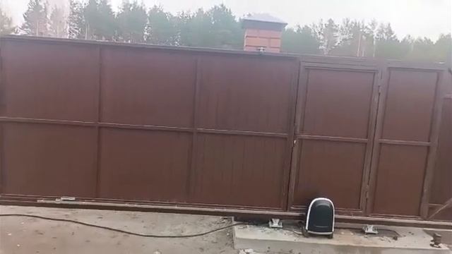 Автоматические откатные ворота из профнастила с калиткой от ЕМПК смотреть онлайн