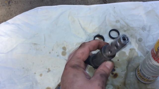 БМВ е60. Чистка электроклапанов системы Vanos. смотреть онлайн