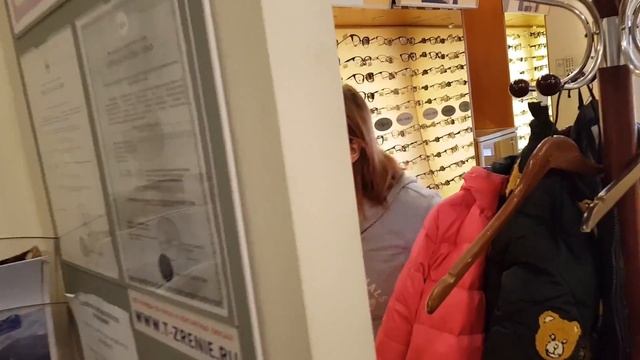 VLOG: КАК МЫ НАСТЕ ОЧКИ КУПИЛИ И ПРОВЕРИЛИ ЗРЕНИЕ #СЕМЬЯ ВЛОГ 01.05.18 смотреть онлайн