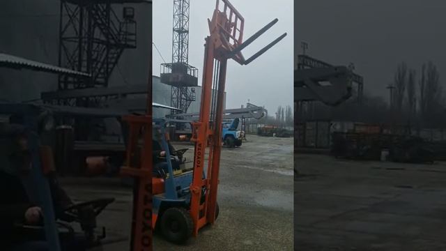 Работа манипулятора (стрелы) погрузчика Toyota 5FG15 смотреть онлайн