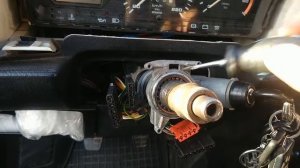 Неудачное устранение люфта рулевой колонки пассат б3.  Broken bearing of steering column passat35i