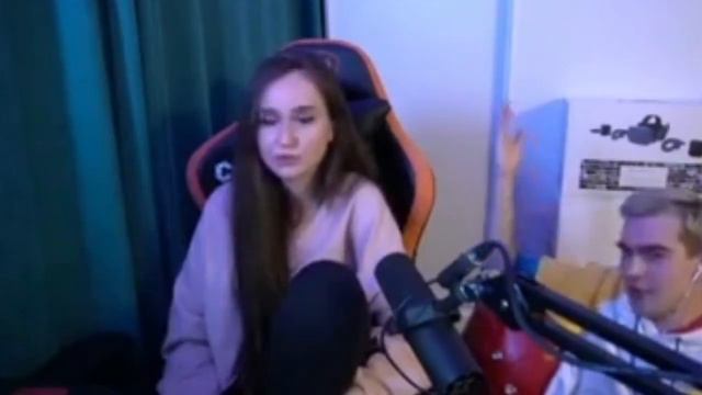 БРАТИШКИН ПРОХОДИТ ТЕСТЫ НА СОВМЕСТИМОСТЬ СО СВОЕЙ ДЕВУШКОЙ смотреть онлайн