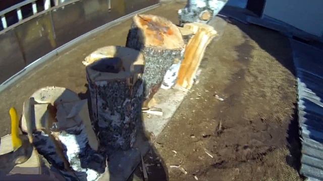 Расколоть пять берёзовых чурок. смотреть онлайн