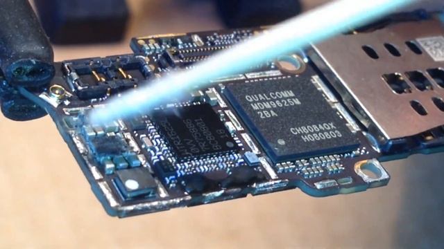 iPhone SE ~ После купаний в заливе ~ Часть 2 ~ Компас и странная микросхема смотреть онлайн