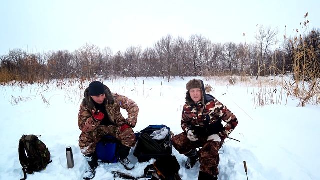 Байки на рыбалке, как у Володи на рыбалке лодку и снасти украли. БНР#1. смотреть онлайн