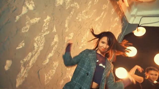 Танцевальный видеоролик старшей группы. K pop. Студия творческого развития Yuneo. смотреть онлайн