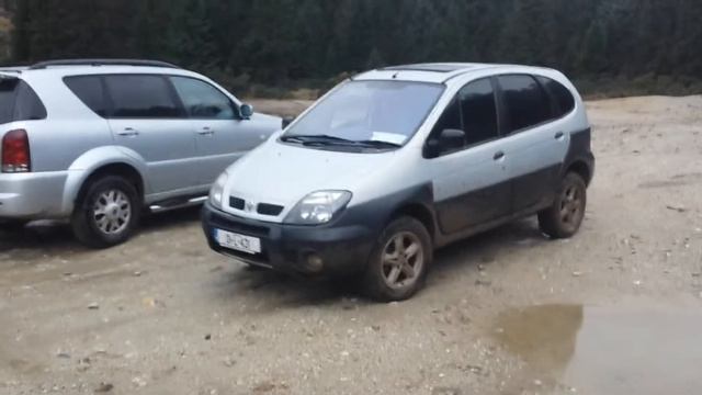 Renault RX4 and Ssangyong Rexton , Mitsubishi Pajaro doing a bit of off roading 4 смотреть онлайн