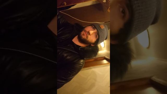 Незнакомые люди в моей квартире смотреть онлайн