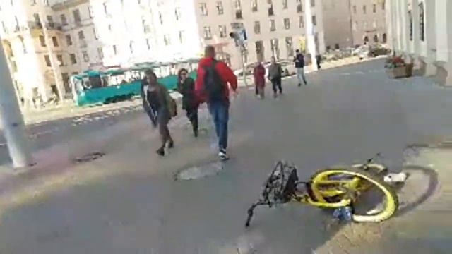 Унесенный ветром? куда делся велосипедист))) смотреть онлайн