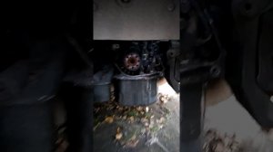 Лансер 9 троит, работает на двух цилиндрах