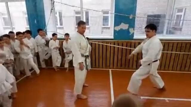 принцип качества двигательного действия - оно не должно показывать мышечных усилий (напряжения). смотреть онлайн