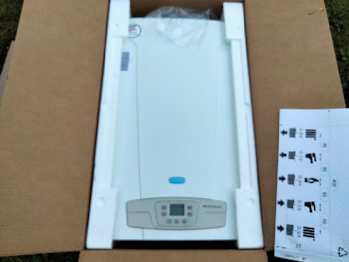 Газовый котел «BAXI ECO FOUR 1.24F». Распаковка смотреть онлайн