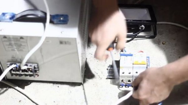 Как подключить СТАБИЛИЗАТОР НАПРЯЖЕНИЯ к щитку