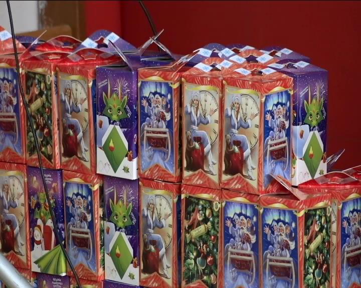 Новогоднее представление устроили для воспитанников школы-интерната волонтеры НКО смотреть онлайн