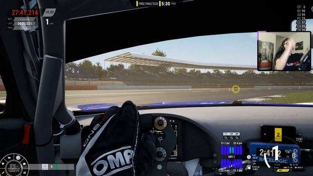 Silverstone circuit walk! смотреть онлайн
