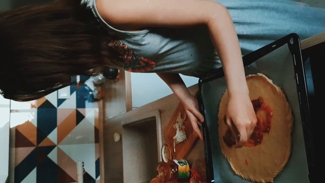 Пицца во время карантина в Алматы. Легко для пятиклассника ? смотреть онлайн