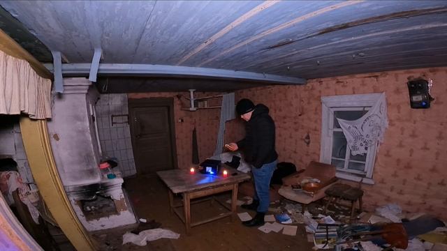 ДЕМОН В ЗАБРОШЕННОМ ДОМЕ!ОН ПОПРОСИЛ МЕНЯ УЙТИ!A DEMON IN AN ABANDONED HOUSE!HE ASKED ME TO LEAVE! смотреть онлайн