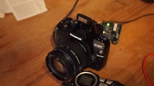Arduino Controlled Olympus E420 DSLR смотреть онлайн