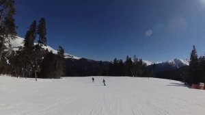 Спуск на лыжах. Архыз 08.03.2022, северный склон, красная трасса (5, 3, 9)