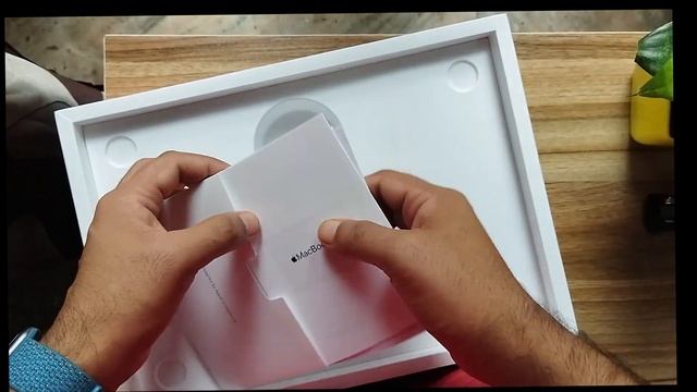 Apple MacBook pro M1 2020 Indian Retail Unit Unboxing смотреть онлайн