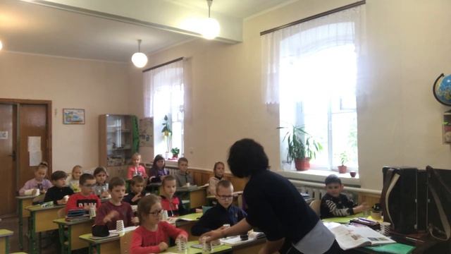 Ритмо - оркестр паперових стаканчиків «Летка - єнька» - Овруцький ліцей N3 смотреть онлайн