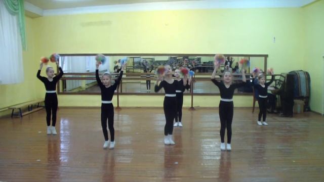 ДШИ г. Сысерть, колл-в "Сюрприз" 1 класс. Хореографическая композиция муз. А. Жилина "Вальс" смотреть онлайн