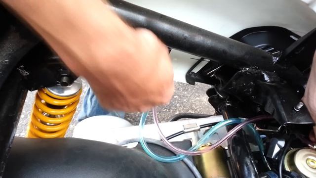 My chinese scooter wont idle or start Check the fuel petcock смотреть онлайн
