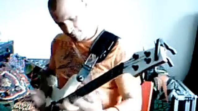 "Мурка" слэпом на басу - Murka on slap bass ;) смотреть онлайн