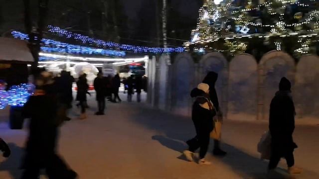 За два дня до Нового года… Фото и видео Huawei P20 смотреть онлайн