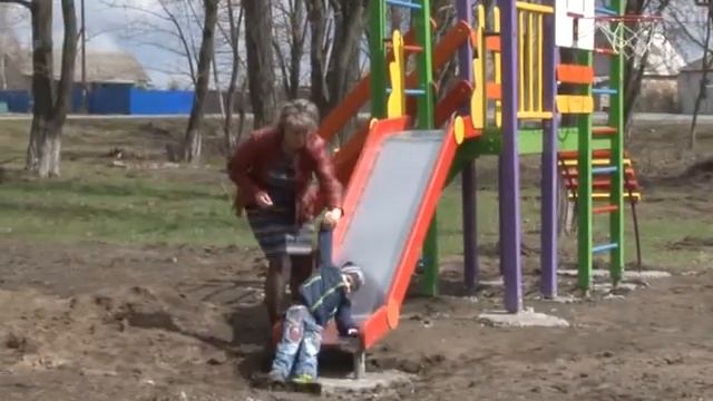 Константин Клюка не остался равнодушным к проблемам сельских жителей смотреть онлайн