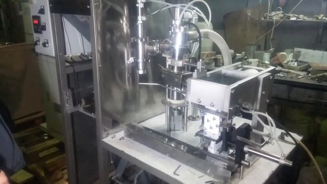 ФАСОВОЧНОЕ ОБОРУДОВАНИЕ ФАСОВКИ УПАКОВКИ РОЗЛИВА МОЛОКА В ПЮР-ПАК ПАКЕТ - СТАНОК, ПОЛУАВТОМАТ ПАФ40 смотреть онлайн