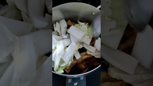 Delicious Vegetables With Chicken Soup | Vath Sophanin | Family Cooking