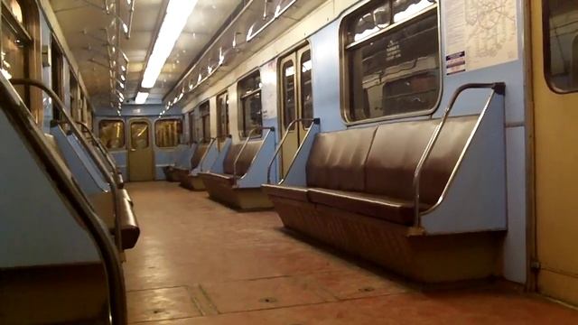 самый старый вагон 81-714 № 9357 в московском метро смотреть онлайн