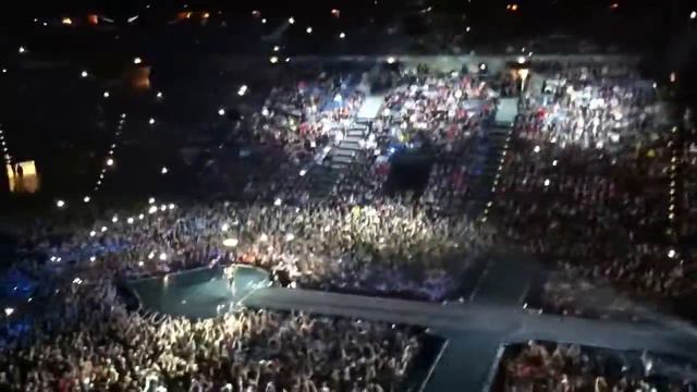 Madonna - Like A Prayer (live in Prague 2015.11.08.) смотреть онлайн