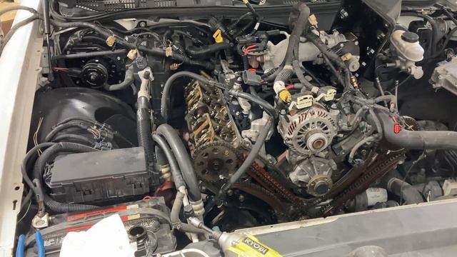 FORD 4.6L CROWN VICTORIA  VALVE COVER REMOVAL AND INSTALL TIMING CHAIN SET PART 2  #crownvictoria