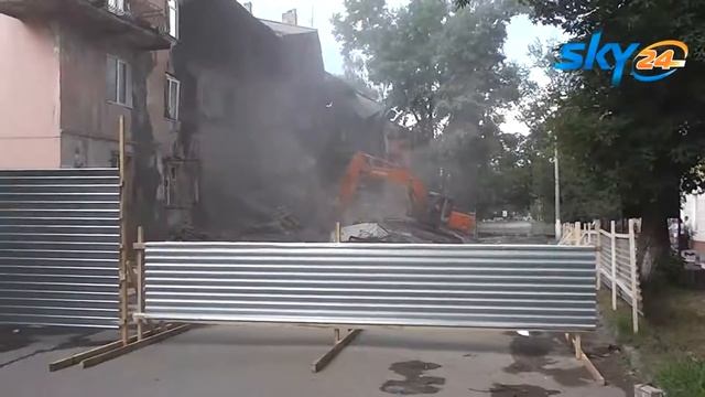 Снос аврарийного дома на ул Эмилии Алексеевой, 33 смотреть онлайн