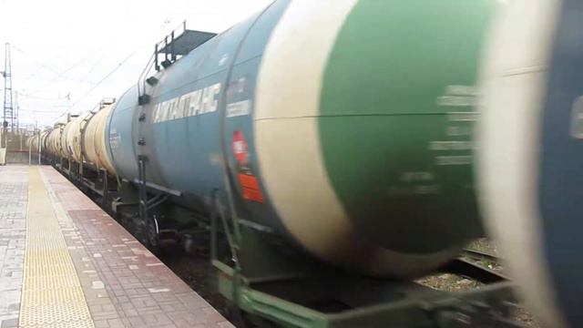 Электровоз ВЛ11-235\237А с грузовым поездом станция Нара 6.06.2017 смотреть онлайн