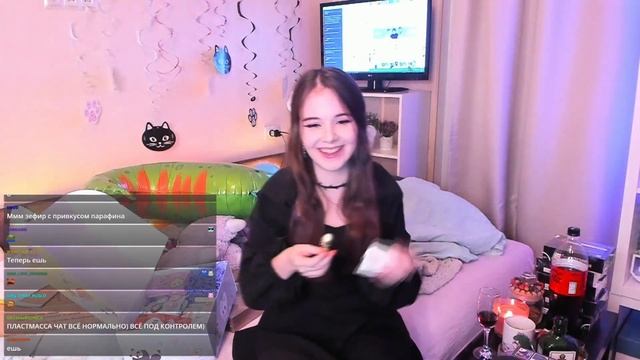 У МЕНЯ ДЕНЬ РОЖДЕНИЯ! ПЬЕМ, ОТКРЫВАЕМ ПОДАРКИ, КРИНЖУЕМ смотреть онлайн