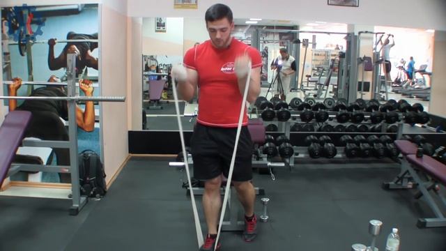 Как накачать бицепс в домашних условиях без гантелей, штанги и турника смотреть онлайн