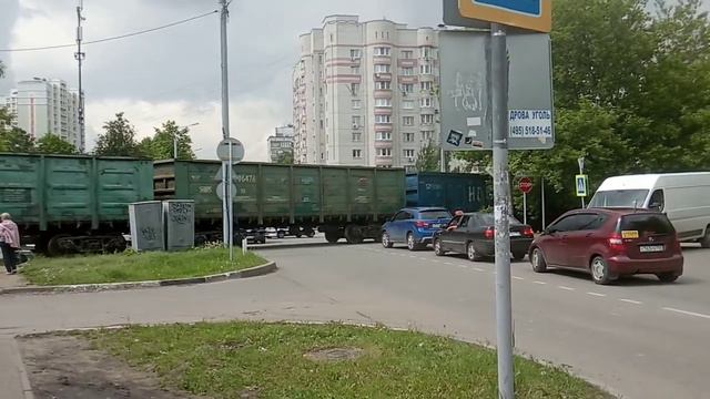 Поезд во дворах! Железнодорожный смотреть онлайн