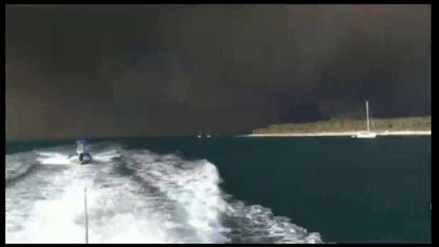 Австралия вновь охвачена огнём! Природные пожары на острове Фрейзер, штат Квинсленд. смотреть онлайн