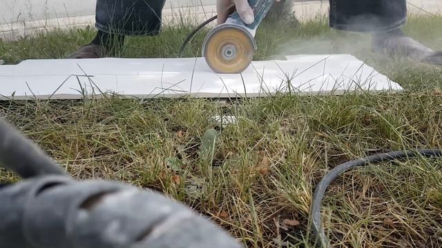 Cut a Big Tile with Grinder. Резка плитки болгаркой смотреть онлайн