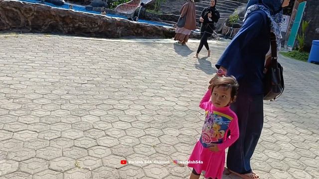 KOLAM RENANG BERNAH de VALLEI Pacet Mojokerto Instagramable смотреть онлайн