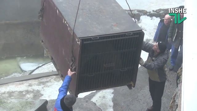 Самец белого медведя Нанук прибыл в Николаев смотреть онлайн