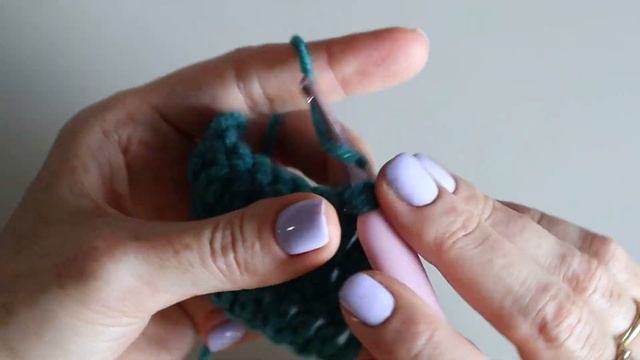 Секреты вязания крючком - ложный столбик с накидом. Идеальный край полотна! смотреть онлайн